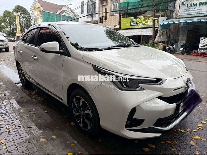 Toyota vios 2023 E CVT - 6400 km mới keng