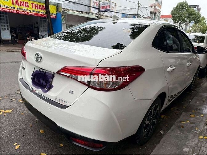Toyota vios 2023 E CVT - 6400 km mới keng