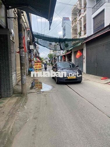 Nhà 5x20m đúc 3 tấm hẻm xe tải thông, gần trường tiểu học Kim Đồng