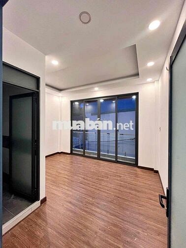 Cho thuê Nhà nguyên căn 1 Trêt 1 Lầu ban công 60m2 Quận 7