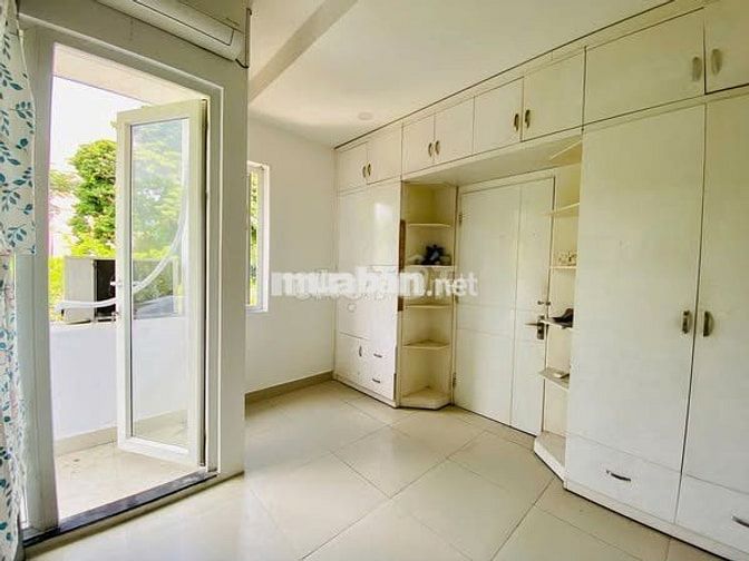 KÝ TÚC XÁ NẰM NGAY TRONG KHUÔN VIÊN QUANG TRUNG DÀNH CHO HS SV