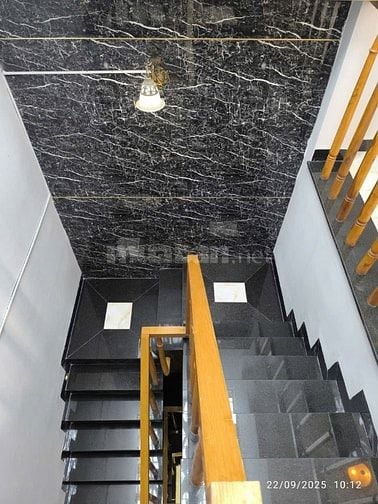 Bán nhà dt 52m2 đúc 4 tầng hẻm ô tô phường Hiệp Thành giá 4 tỷ 580.