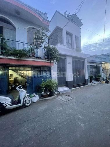 Bán nhà ngang 10m cực hiếm – hẻm xe hơi 6m p.7, q.8 – tách đôi 2 căn đ