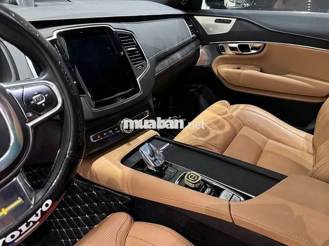Volvo XC90 2022 Recharge T8 AWD - 19000 km