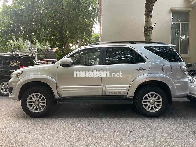 Toyota Fortuner xăng 2.7V 2014 1 cầu bks Hà Nội