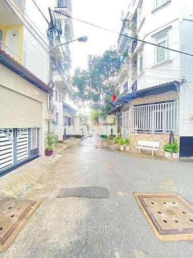Bán đất thổ cư HSXD cao ngay đường số 2 Trường Thọ. 82,8m2. Giá 8,5 ty