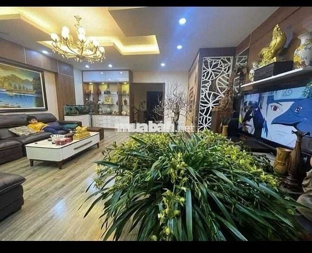 Tôi cần bán nhà Nguyễn Hữu Thọ 9tầng full nội thất.