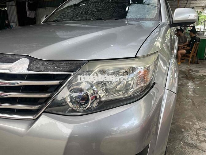 Toyota Fortuner xăng 2.7V 2014 1 cầu bks Hà Nội