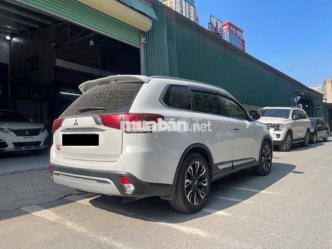 Mitsubishi Outlander sản xuất 2021