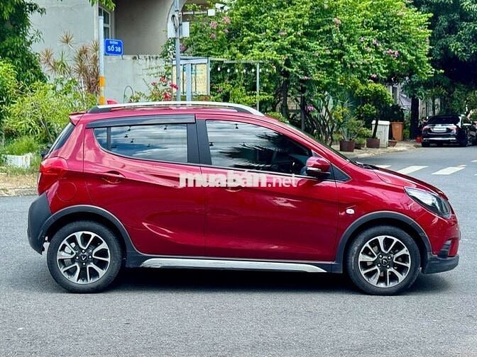 VinFast Fadil Plus 2021 - Màu đỏ - 3v5km