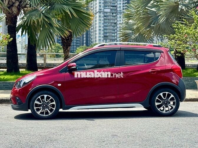 VinFast Fadil Plus 2021 - Màu đỏ - 3v5km