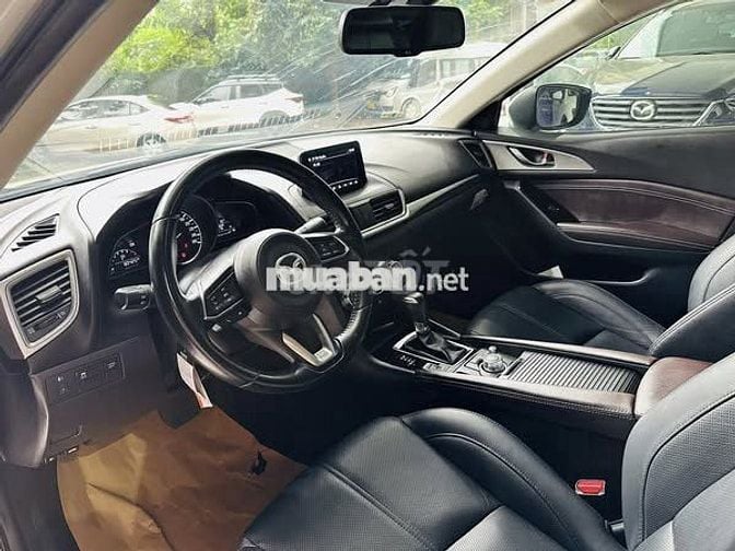 Mazda 3 sản xuất 2019 bản 1.5 AT