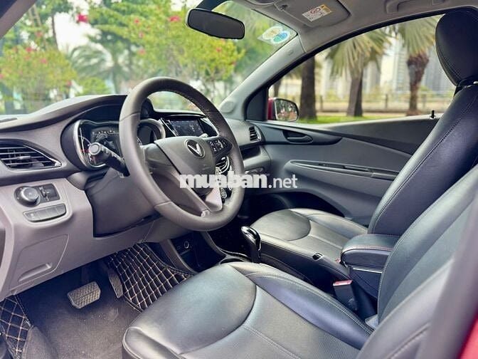 VinFast Fadil Plus 2021 - Màu đỏ - 3v5km