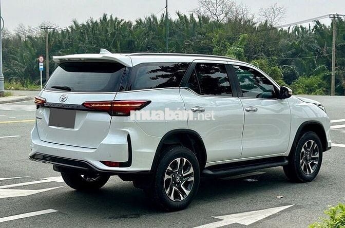 Toyota Fortuner Legender 4x2 AT 2023 - 29000 km