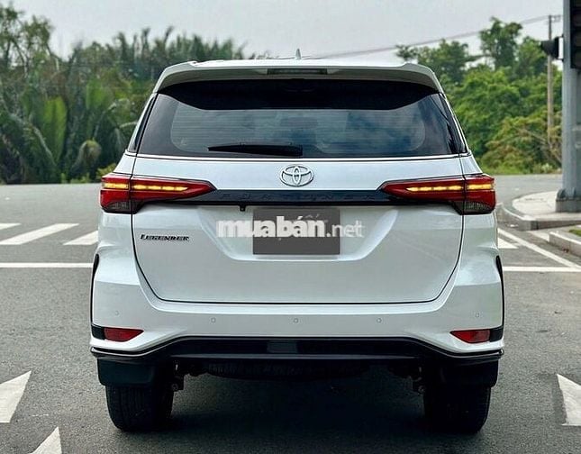 Toyota Fortuner Legender 4x2 AT 2023 - 29000 km