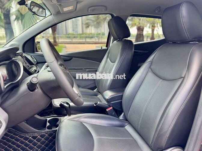 VinFast Fadil Plus 2021 - Màu đỏ - 3v5km