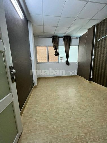 Bán nhà riêng tại Cao Thắng, 10,8 tỷ, 46m2, 2PN, 2WC, hàng hiếm
