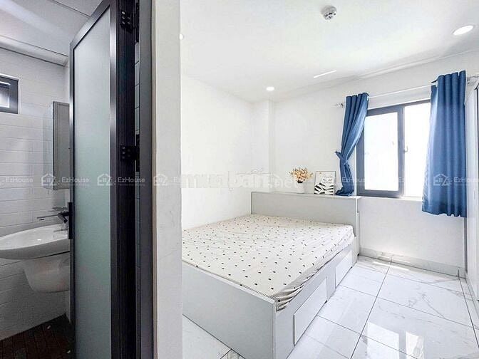 Cho thuê studio cửa sổ trời full nội thất