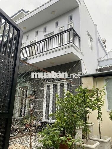 cho thuê nhà nguyên căn nhỏ , đường Qui Đức gần Cầu Ông Thìn