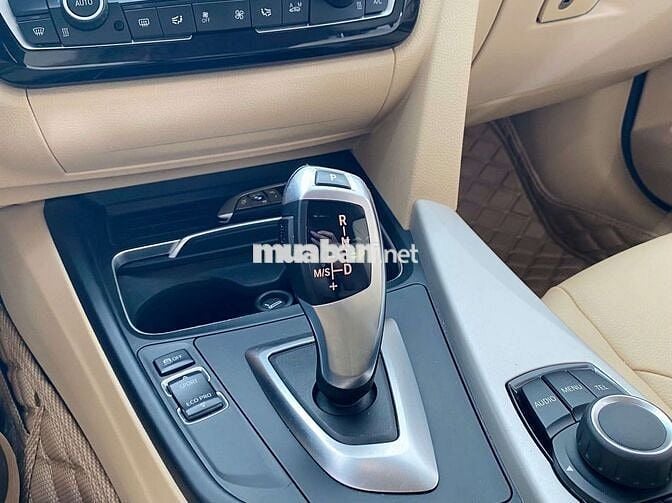 BMW 320i 2015 model 2016 35.000km một chủ từ đầu