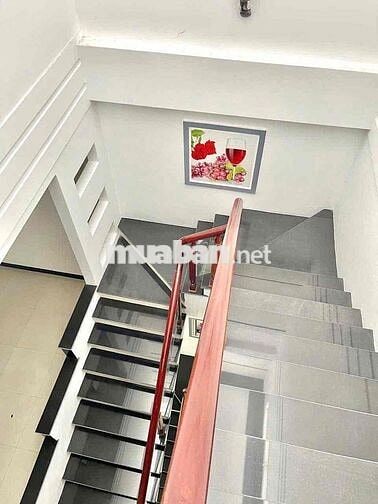 CHO THUÊ NHÀ ĐẸP CÓ NỘI THẤT HƯNG PHÚ