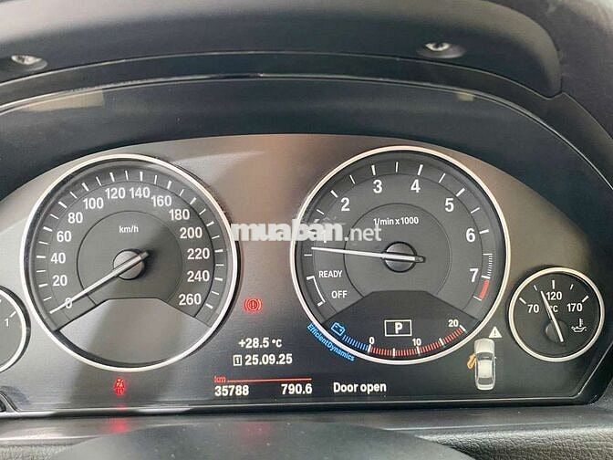 BMW 320i 2015 model 2016 35.000km một chủ từ đầu