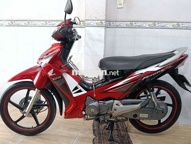 Puture X ,xe máy zin 100%, còn đẹp,bs65