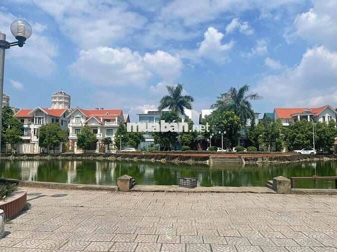 Biệt thự cầu bươu lô góc 370m mt36m 4t Thô,hàng xóm toàn xây lâu đài,