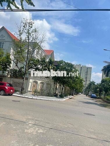 Biệt thự cầu bươu lô góc 370m mt36m 4t Thô,hàng xóm toàn xây lâu đài,