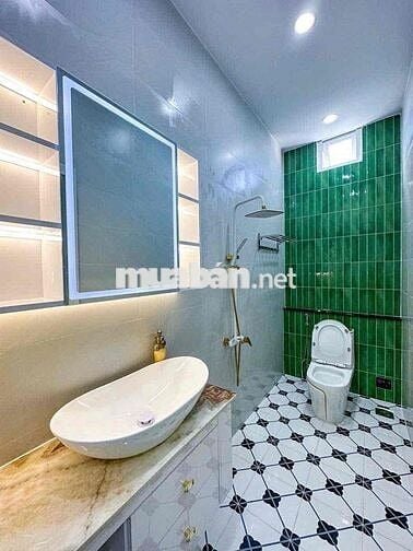 NHÀ 2 LẦU XÂY MỚI TRỤC CHÍNH HẺM LT 3/4 GẦN TRƯỜNG ĐHYD