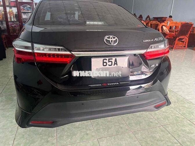 Trả 200tr Corolla Altis 2020 1.8E CVT - 15000 km