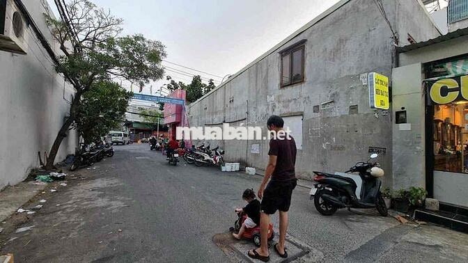 Cho thuê nhà Góc 2 MT Đường Lê Văn Quới, Bình Tân