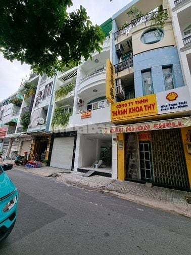 Kẹt tiền cần bán gấp căn nhà sẵn HĐT 25 triệu/tháng mặt tiền Hoa Sứ