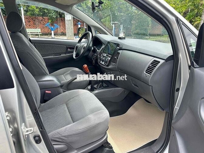 Toyota Innova 2012 E - 126000 km