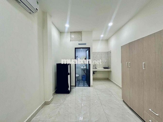 CHO THUÊ PHÒNG STUDIO FULL NỘI THẤT CỬA SỔ THÔNG THOÁNG ÁNH SÁNG RẺ