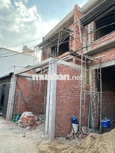 BÁN NHÀ 1 TRỆT 1 LỬNG  GIÁ 1.55 TỶ  GẦN SIÊU THỊ BIG C NGÃ BA VŨNG TÀU
