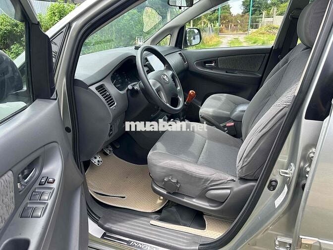 Toyota Innova 2012 E - 126000 km