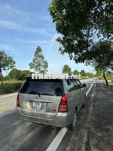 Toyota Innova 2006 G - 300000 km