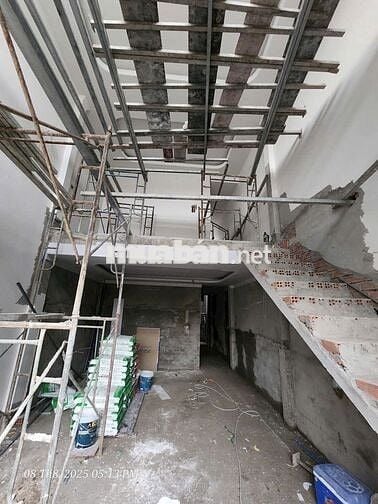 BÁN NHÀ 1 TRỆT 1 LỬNG  GIÁ 1.55 TỶ  GẦN SIÊU THỊ BIG C NGÃ BA VŨNG TÀU