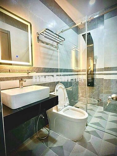Nhà đẹp y hình 5 x 20 có 5pn 5wc sân thượng