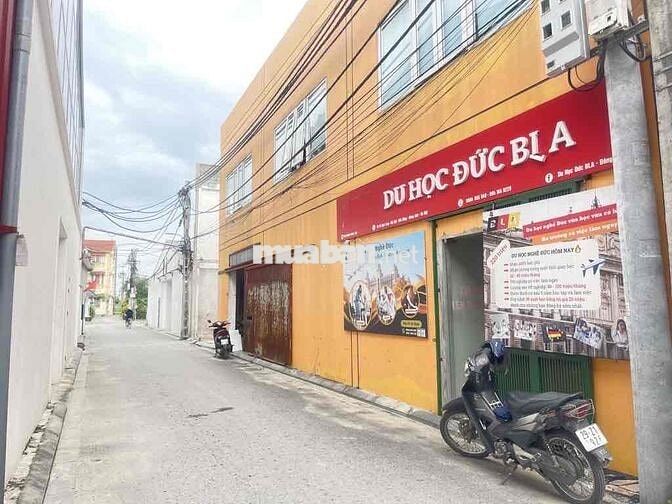 OTO 4 CHỖ ĐỖ CỬA 👉150M RA TRỤC CHÍNH KINH DOANH  👉200m RA TRƯỜNG CHỢ