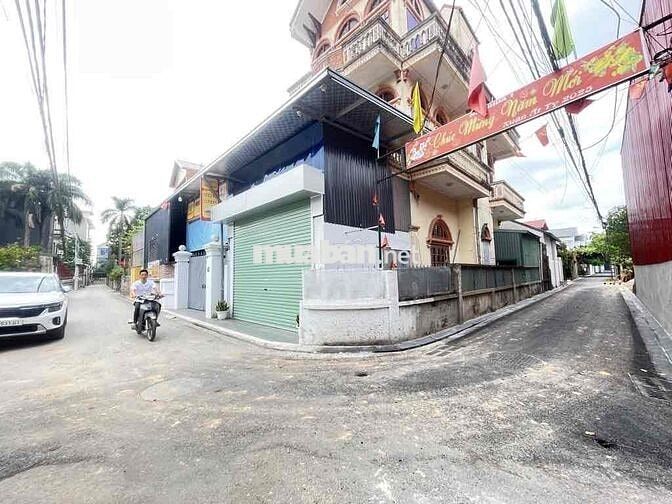 OTO 4 CHỖ ĐỖ CỬA 👉150M RA TRỤC CHÍNH KINH DOANH  👉200m RA TRƯỜNG CHỢ