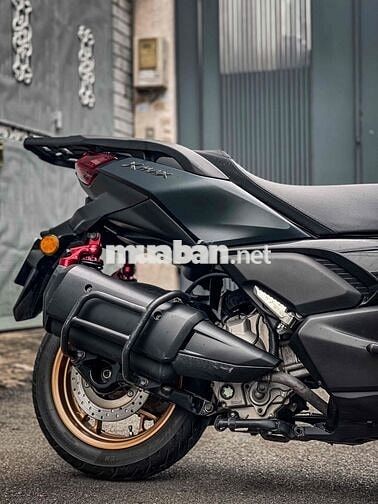 cần bán Yamaha Xmax300, có nhận giao lưu xe.