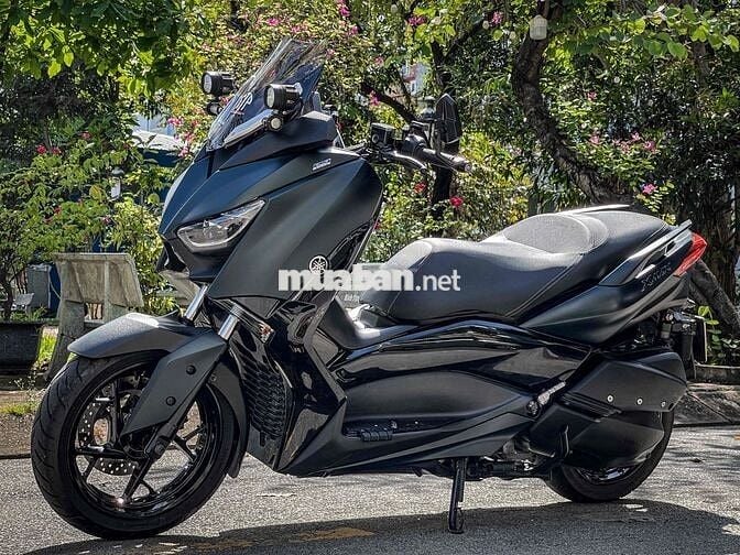 cần bán Yamaha Xmax300, có nhận giao lưu xe.