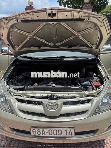 Toyota Innova 2006 G - 300000 km