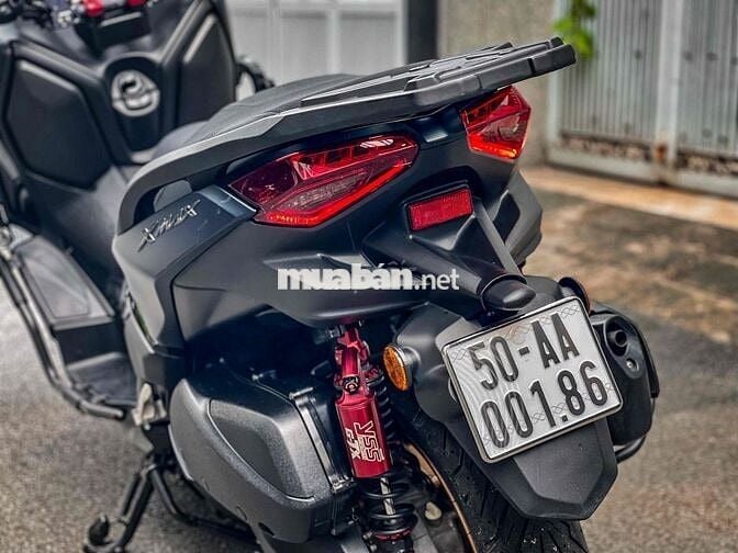 cần bán Yamaha Xmax300, có nhận giao lưu xe.