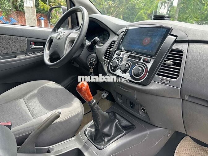 Toyota Innova 2012 E - 126000 km