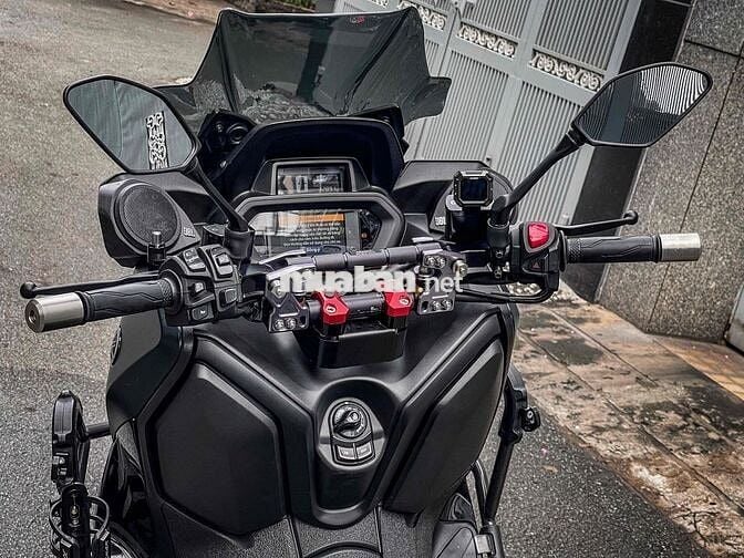 cần bán Yamaha Xmax300, có nhận giao lưu xe.