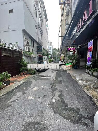 Nhà cho thuê nguyên căn 22/ Lữ Gia. Giáp Q10. DT: 4,5 x 18m, 4 lầu đẹp