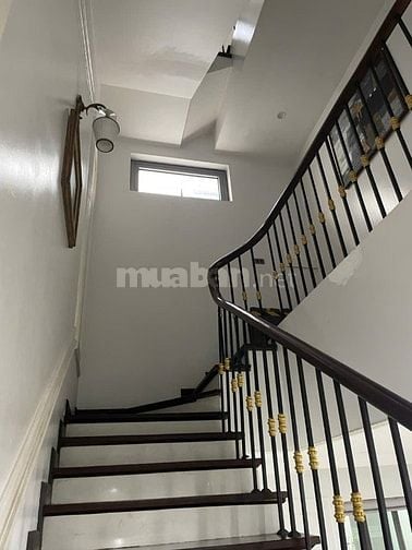 Cho thuê nhà 4 tầng đường Nguyệt Quế 22 - Vinhomes Riverside Long Biên